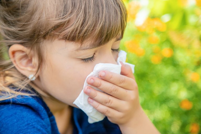 Якщо у дитини алергія, а поряд немає алерголога?